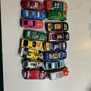 16 metal race car miniature. Assorted makers